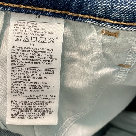 NEW Old Navy Higher Rise Flare Jean. SZ 14 - Picture 7 of 7